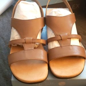 Women's Life Stride Ezekiel Sandals 9.5 NEW IN BOX
